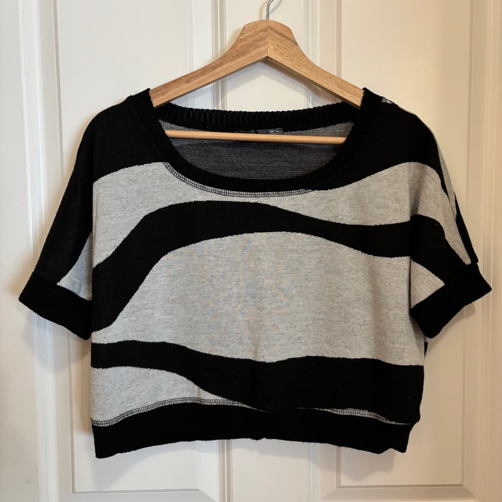 Black and Gray Women's Cropped Sweatshirt-Sweater Top